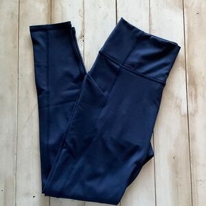 NWT. Women’s Fabletics Oasis High-Waisted Leggings Size L Deep Navy.